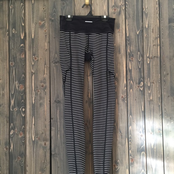 Lululemon rare manifesto Speed tight - Picture 3 of 6